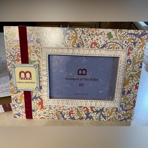 Fortescue Book of Hours Decorative 4”X6” picture frame. - Picture 2 of 8